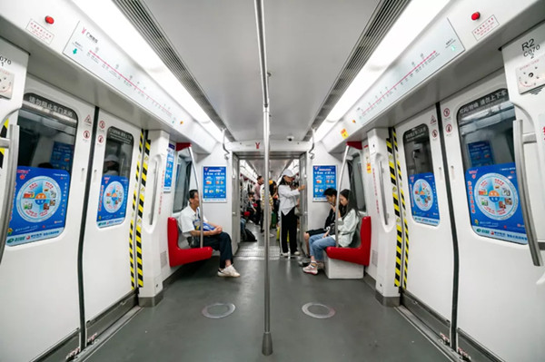 潘高壽廣州地鐵列車(chē)廣告