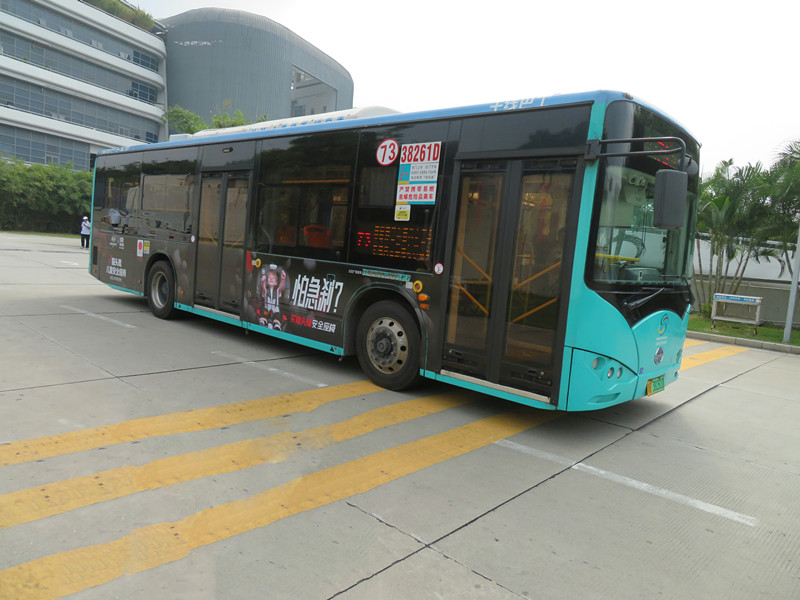 貓頭鷹安全座椅深圳公交車廣告