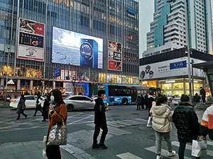 無錫云蝠大廈LED大屏廣告價(jià)格多少錢？無錫商圈LED戶外大屏廣告