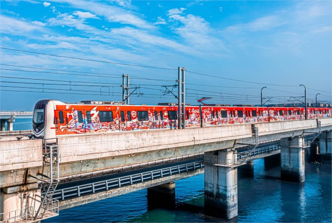 廈門地鐵內(nèi)外包車廣告游戲車身案例圖，廈門地鐵列車廣告價(jià)格收費(fèi)