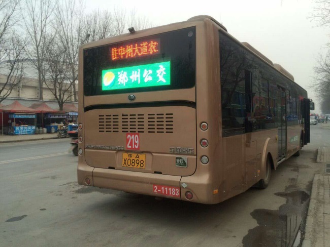 鄭州公交車電子屏廣告價(jià)格，鄭州公交車尾LED彩屏廣告投放優(yōu)勢(shì)分析