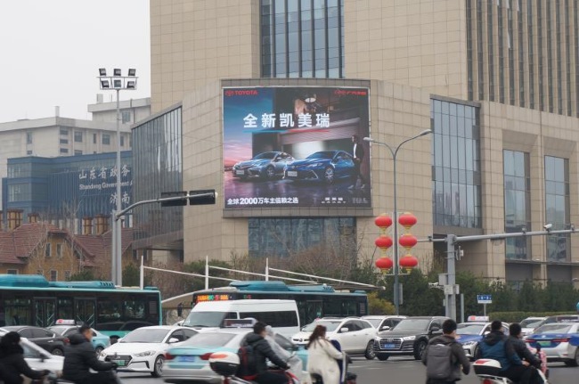 濟(jì)南東泰凱悅路口萬科海晏門外墻LED大屏廣告，濟(jì)南戶外大屏廣告價(jià)格